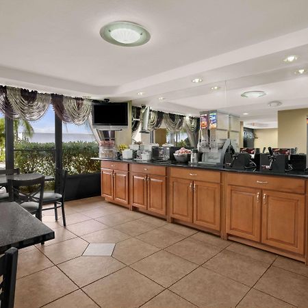 Super 8 By Wyndham Fort Myers Exteriér fotografie