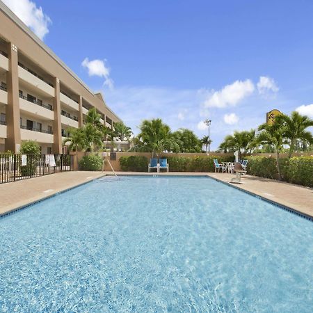 Super 8 By Wyndham Fort Myers Exteriér fotografie
