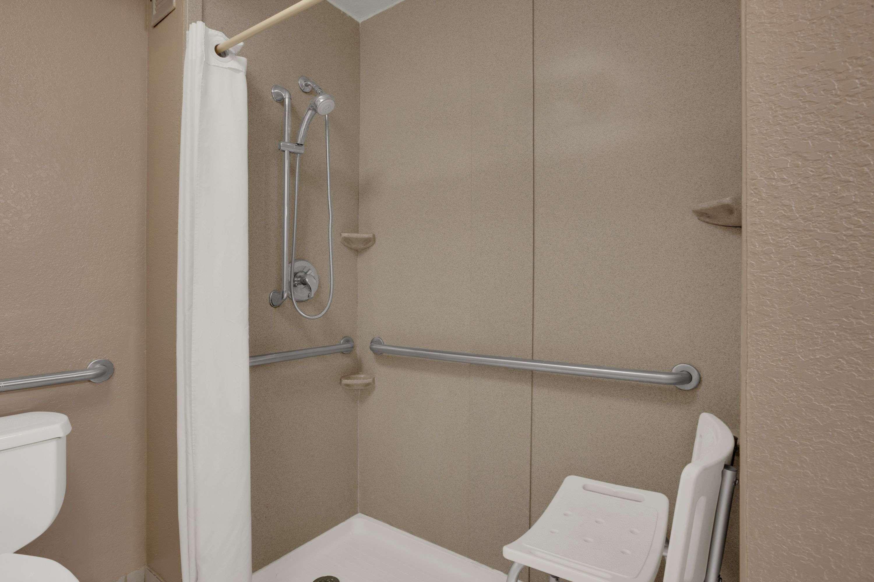 Super 8 By Wyndham Fort Myers Exteriér fotografie