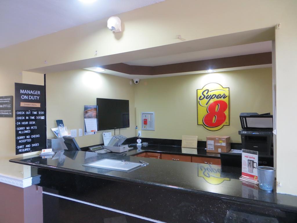 Super 8 By Wyndham Fort Myers Exteriér fotografie